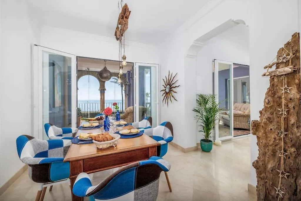 Spacious Seaside Retreat - La Perla Del Mar Bahia de Casares Lägenhet