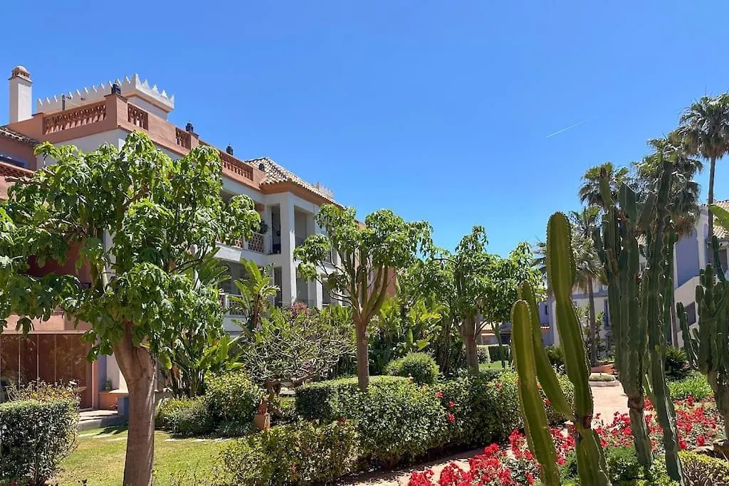 Spacious Seaside Retreat - La Perla Del Mar Bahia de Casares Lägenhet